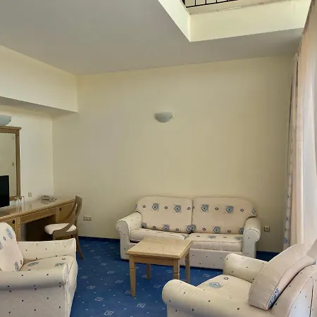 Курортный комплекс Duni Marina Royal Palace 5*